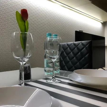 Διαμέρισμα Black And White Stylish Studio• Diamond
